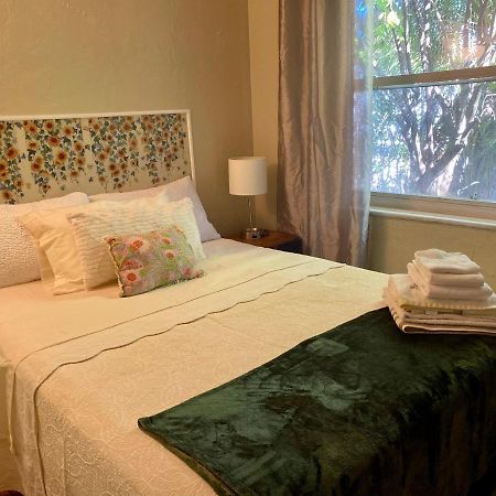Villa Olivia Guest Rooms Голлівуд Екстер'єр фото