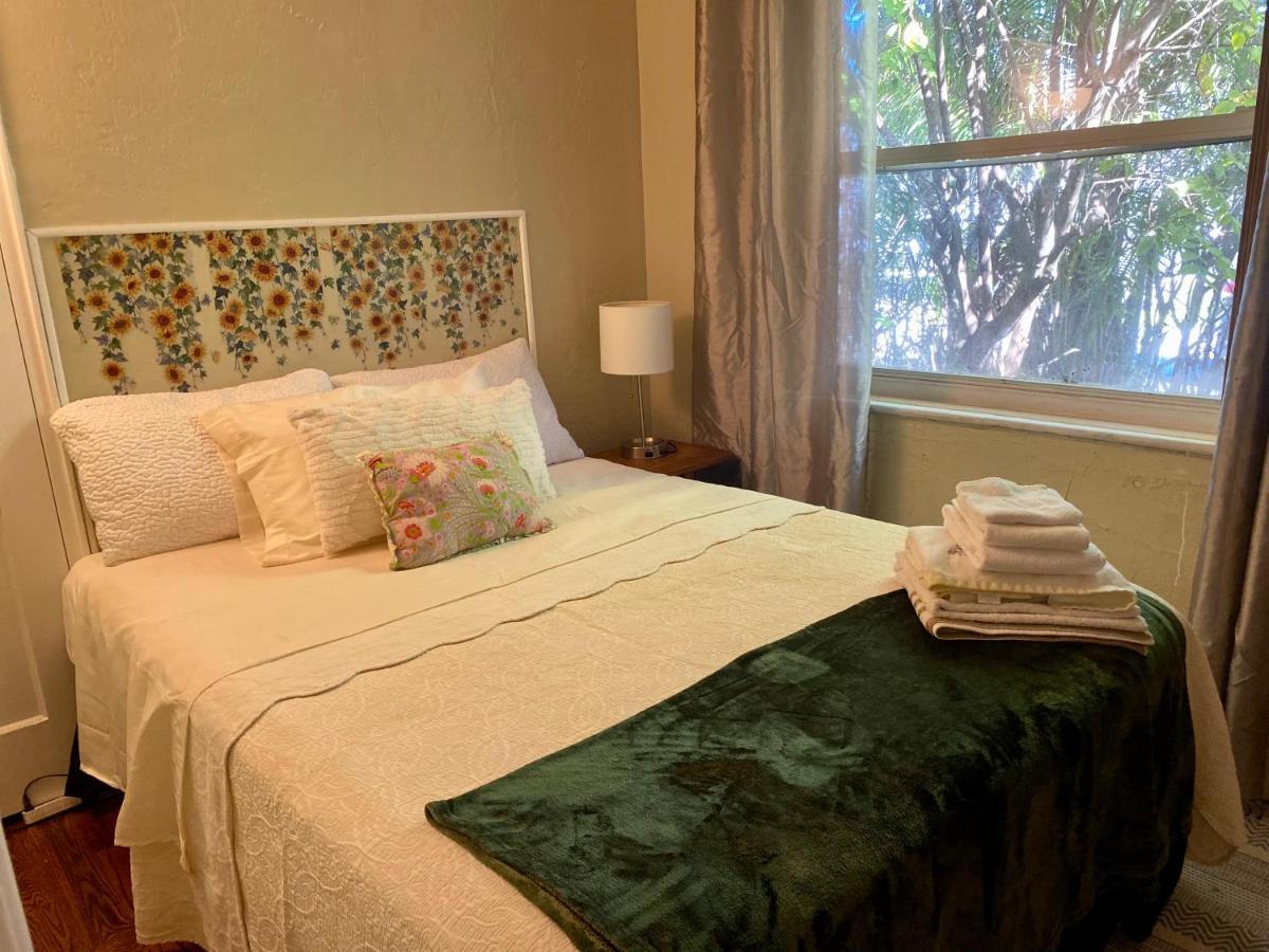 Villa Olivia Guest Rooms Голлівуд Екстер'єр фото